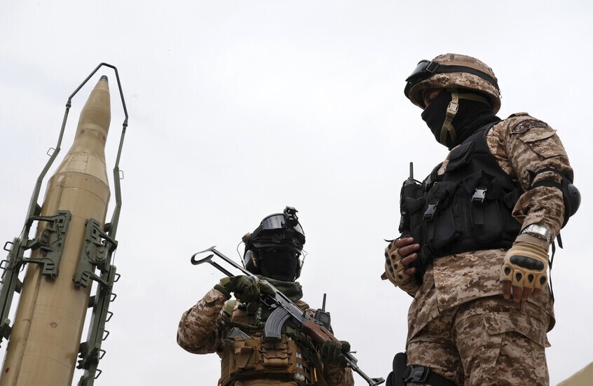 الحرس الثوري الإيراني يعلن استهداف مواقع عسكرية أمريكية في الكويت رداً على هجمات أخيرة - الحرس الثوري الإيراني يعلن استهداف مواقع عسكرية أمريكية في الكويت رداً على هجمات أخيرة - الحرس الثوري الإيراني يعلن استهداف مواقع عسكرية أمريكية في الكويت رداً على هجمات أخيرة - الحرس الثوري الإيراني يعلن استهداف مواقع عسكرية أمريكية في الكويت رداً على هجمات أخيرة - الحرس الثوري الإيراني يعلن استهداف مواقع عسكرية أمريكية في الكويت رداً على هجمات أخيرة - IRGC Announces Strikes on US Military Sites in Kuwait in Retaliation for Recent Attacks - IRGC Announces Strikes on US Military Sites in Kuwait in Retaliation for Recent Attacks