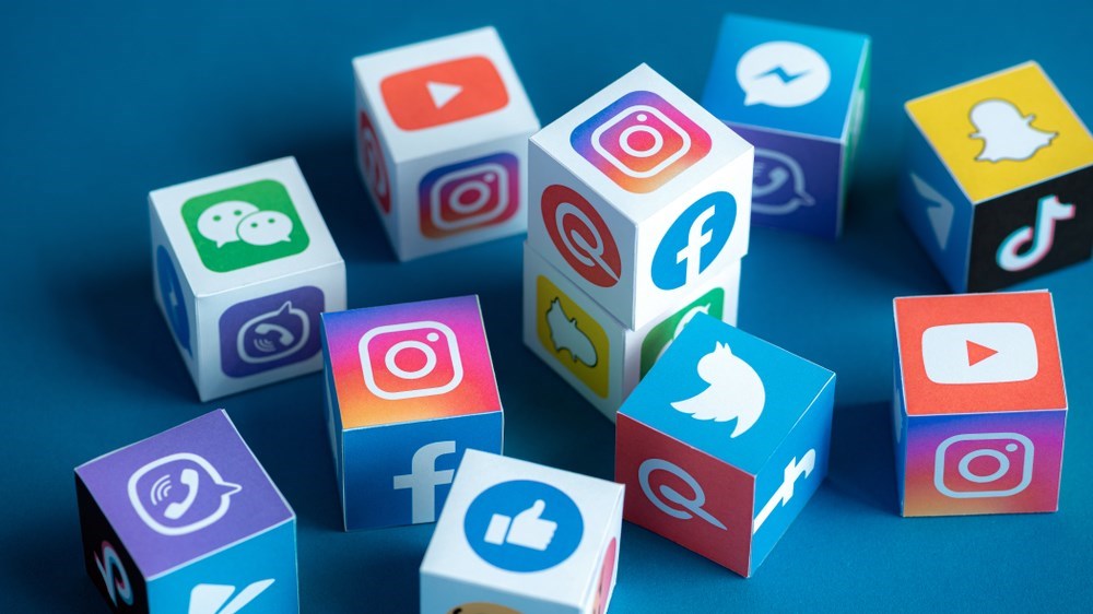 الإمارات تفرض قيوداً تنظيمية لحماية الأطفال دون سن 15 عاماً على منصات التواصل - الإمارات تفرض قيوداً تنظيمية لحماية الأطفال دون سن 15 عاماً على منصات التواصل - الإمارات تفرض قيوداً تنظيمية لحماية الأطفال دون سن 15 عاماً على منصات التواصل - الإمارات تفرض قيوداً تنظيمية لحماية الأطفال دون سن 15 عاماً على منصات التواصل - الإمارات تفرض قيوداً تنظيمية لحماية الأطفال دون سن 15 عاماً على منصات التواصل - UAE Imposes Regulatory Restrictions to Protect Children Under 15 on Social Media Platforms - UAE Imposes Regulatory Restrictions to Protect Children Under 15 on Social Media Platforms